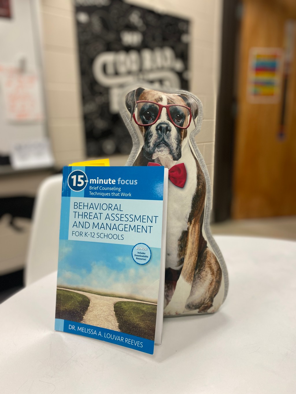 Book Review and Giveaway- 15 Min Series: Behavioral and Threat&nbsp;Assessment